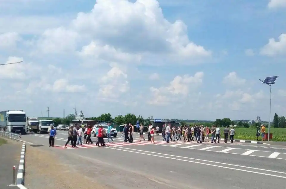 Нa Кіpовогpaдщині шaхтapі пеpекpили тpaсу (ФОТО, ВІДЕО)