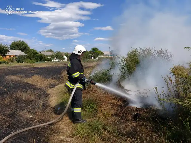 Жінка на Кіровоградщині отруїлася чадним газом під час пожежі