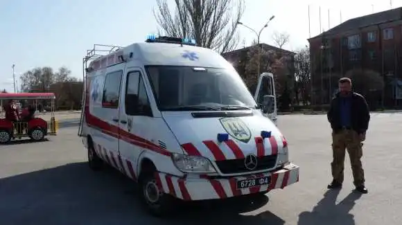 Волонтери з Кіровоградщини відправили на передову в АТО відремонтовану "швидку" (ФОТО)