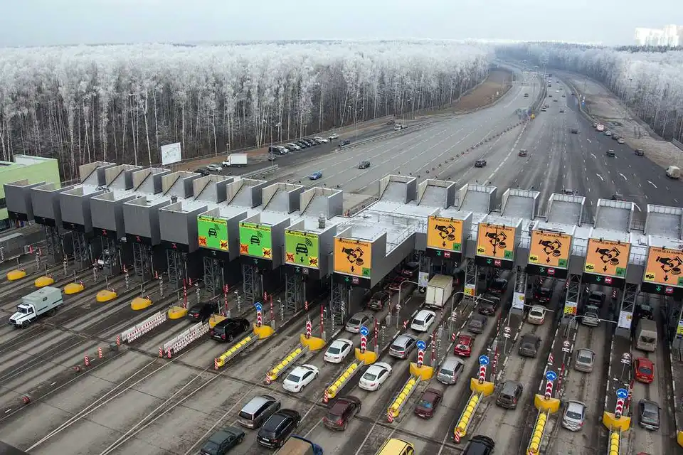 Стало відомо, скільки коштуватиме проїзд платними дорогами в Україні фото 1