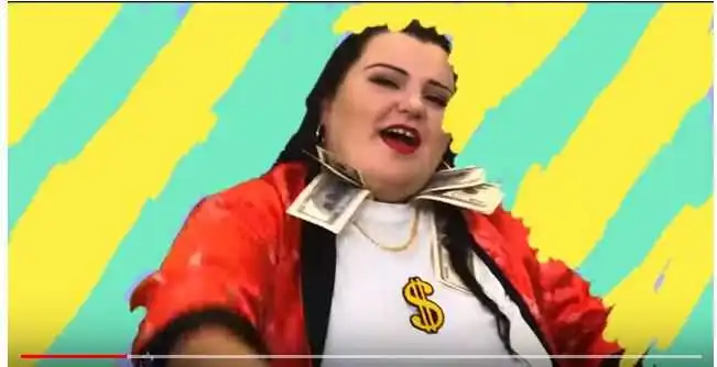 Уродженка Кіровоградщини стала зіркою YouTube, зачитавши реп (ВІДЕО)