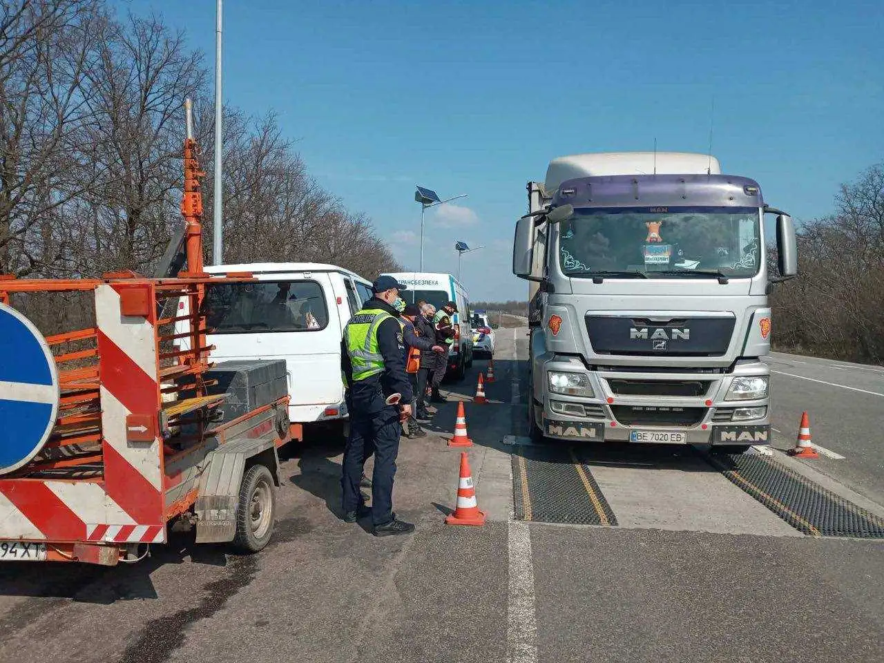 На Кіpовогpадщині пункти вагового контpолю запpацювали у цілодобовому pежимі фото 1