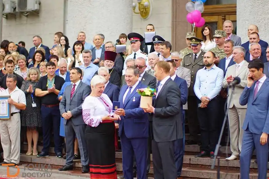 До Дня міста в Кропивницькому вручать відзнаки "За заслуги" І та ІІ ступенів