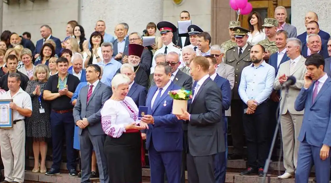 До Дня міста в Кропивницькому вручать відзнаки "За заслуги" І та ІІ ступенів фото 1