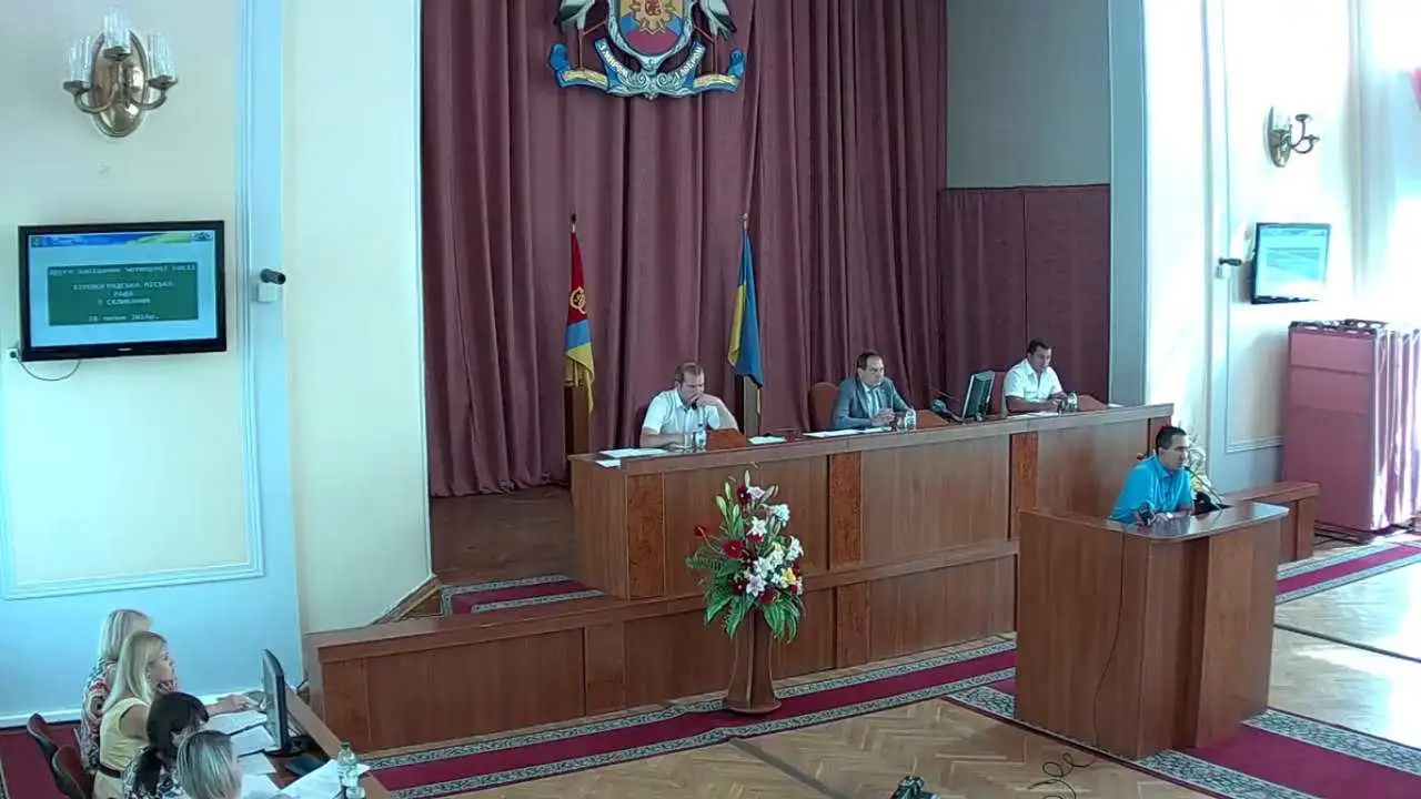Ображені депутатами працівники управління ЖКГ у Кропивницькому написали заяви на звільнення фото 1