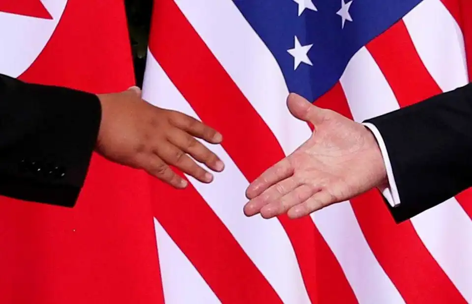 Вперше в історії: у Сингапурі зустрілися Дональд Трамп та Кім Чен Ин (ФОТО, ВІДЕО)