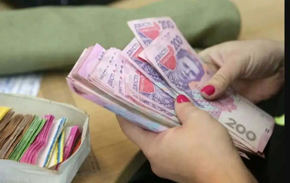 Розпродала майно, а гроші присвоїла: директорці школи в Новоукраїнці повідомили про підозру
