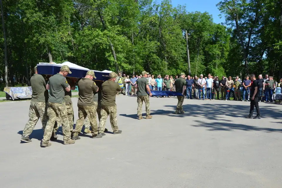 попрощалися з військовими