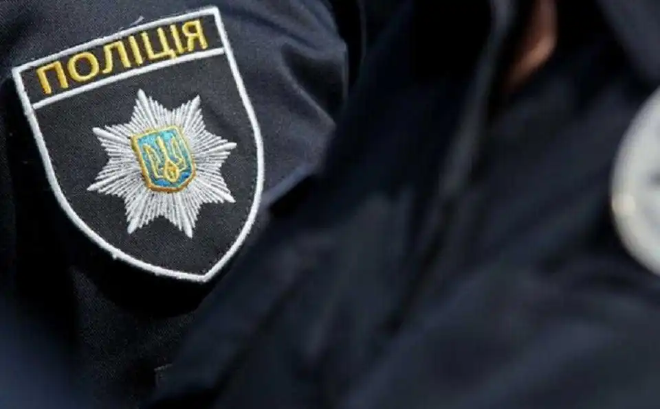 «Форсаж» по-кіровоградськи: «веселі» молодики викрали авто і потрапили до ями (ФОТО) фото 1