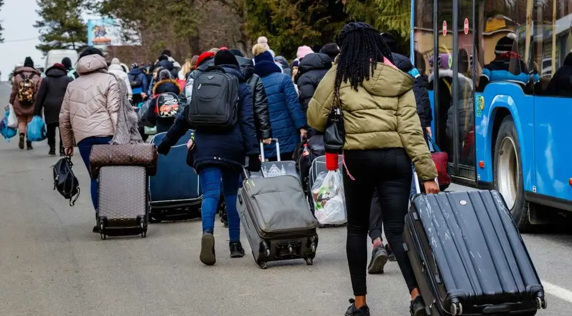 За тиждень Кіровоградщина прийняла близько 5000 біженців, серед них — 1300 дітей фото 1