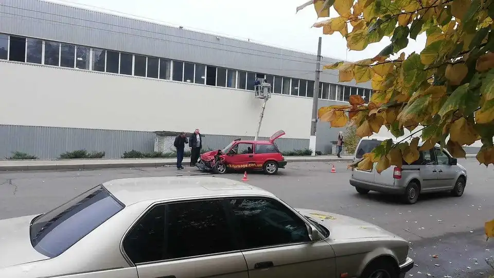 У Кропивницькому не розминулися Renault і Honda, є постраждалий (ФОТО)