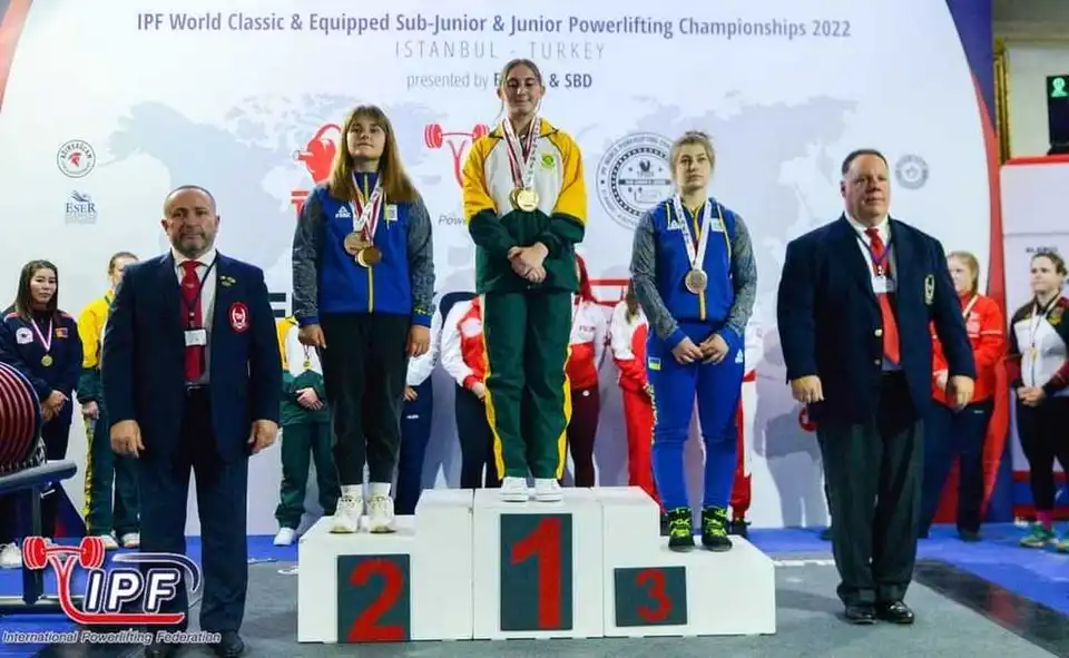 Юна пауерліфтерка з Кропивницького здобула "срібло" на чемпіонаті світу (ФОТО) фото 1