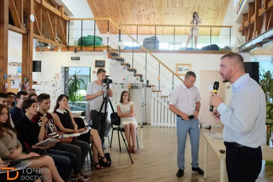 Міністр юстиції розповів кропивничанам про ініціативу #ЧесніПлатіжки (ФОТО)