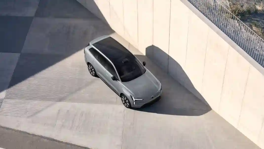 Volvo EX90 електричний позашляховик