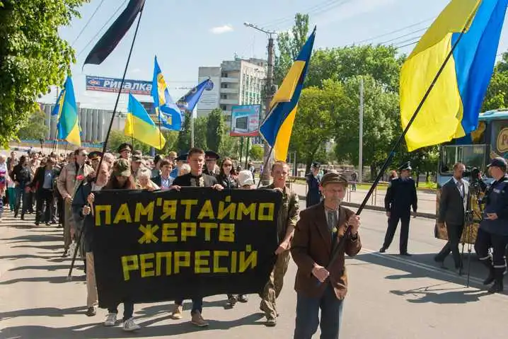 У Кіровограді вшанували жертв політичних репресій (ФОТОРЕПОРТАЖ)