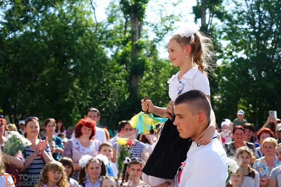 Кропивницький: у міськраді розповіли, коли в школах пролунають останні дзвінки (ГРАФІК) фото 1
