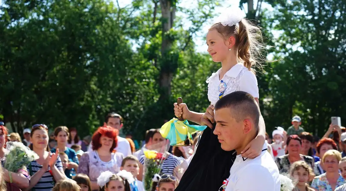 Кропивницький: у міськраді розповіли, коли в школах пролунають останні дзвінки (ГРАФІК) фото 1