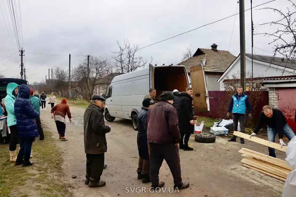 постраждалі отримують гуманітарну допомогу