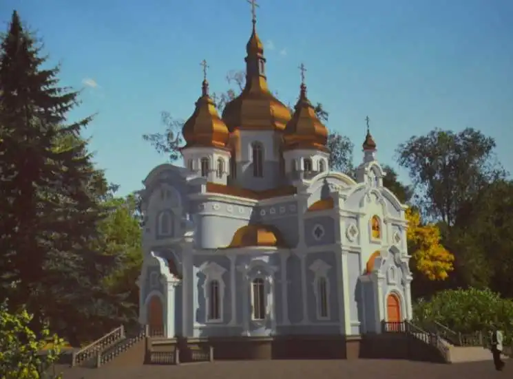 Кропивничан просять допомогти у будівництві українського храму