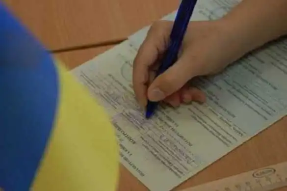 На Кіровоградщині зафіксували підробку протоколу членами ДВК в приміщенні ОВК