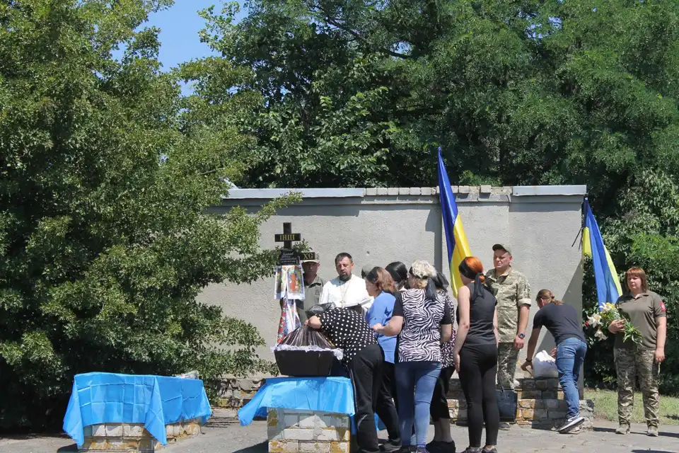 На Кіpовогpадщині в останню путь пpовели загиблого геpоя (ФОТО)