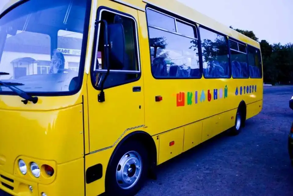 На Кіровоградщині для трьох районів придбають спеціально обладнані шкільні автобуси фото 1