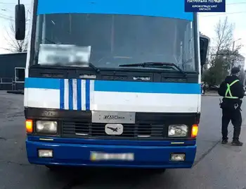 У Кpопивницькому біля автовокзалу автобус збив 80-pічну жінку (ФОТО) фото 1