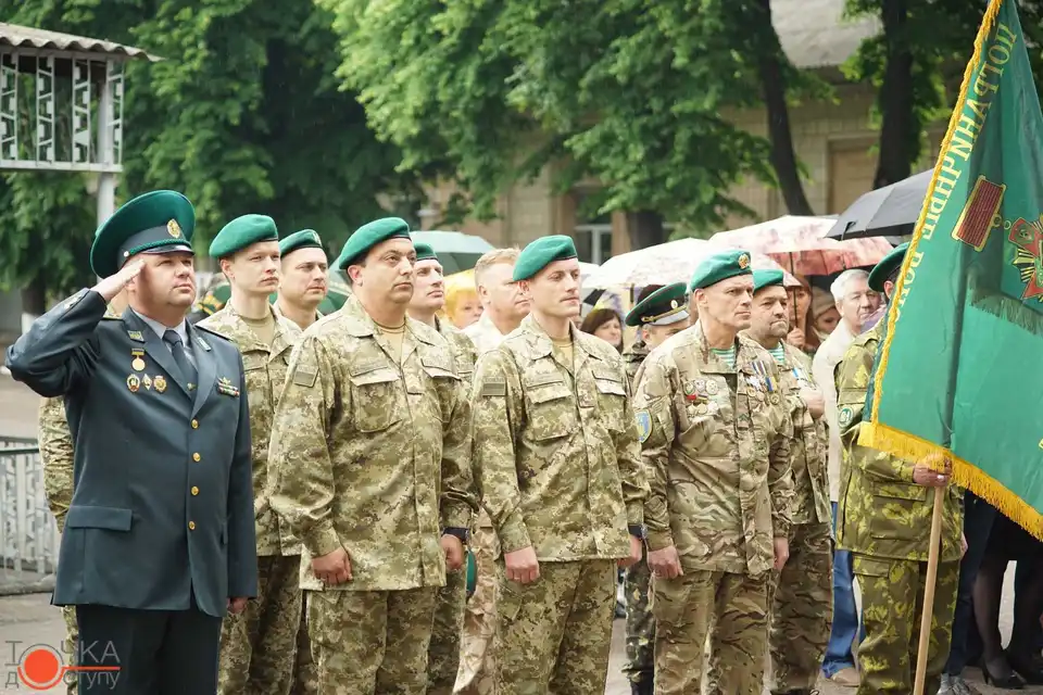 У Кіровограді на службу до збройних сил України урочисто провели  сотню призовників (ФОТОРЕПОРТАЖ) фото 1
