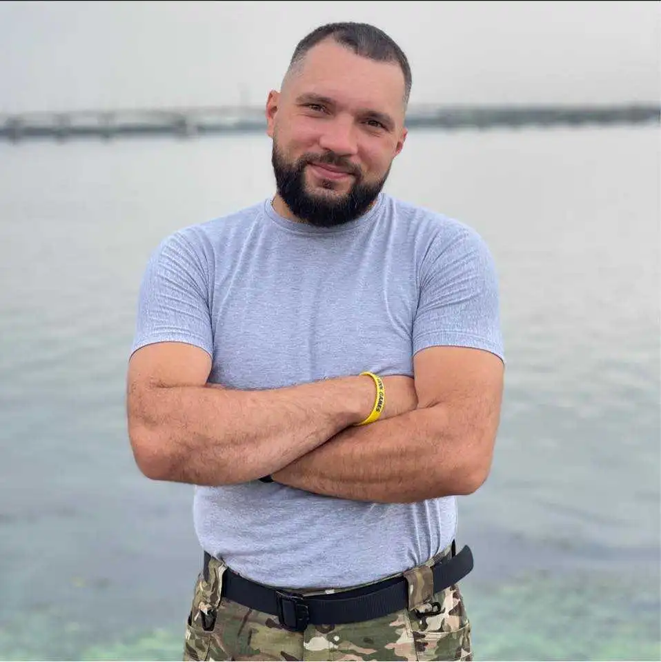 “Мрію захистити своїх учнів від війни”: історія вчителя з Кропивницького, який пішов на фронт