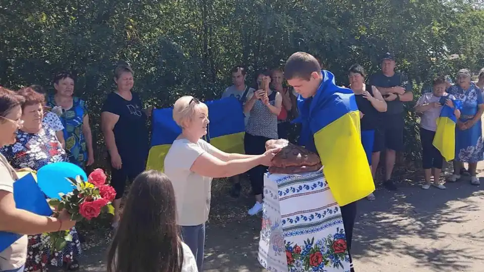 Захисника Миколу Малецького, який був у полоні понад 4 роки, зустріли у громаді в Кіровоградській області