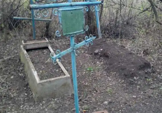 На Кіровоградщині затримали вандалів, які руйнували могили (ФОТОФАКТ)