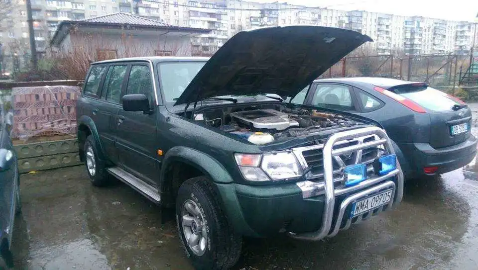 Кіровоградські волонтери придбали позашляховик для спецназу (ФОТО)