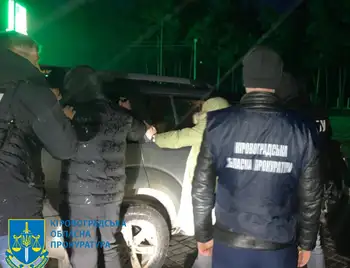 затримання жителів Києва, яких підозрюють ц продажі авто призначених для гуманітарної допомоги