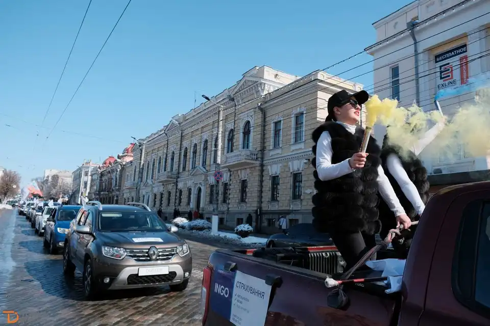 У Кропивницькому відбувся жіночий автопробіг (ФОТОРЕПОРТАЖ) фото 1