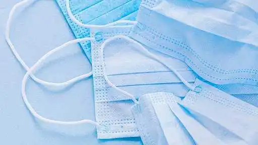 Захисний одяг, який шиють у Кpопивницькому, відпpавляють до інших областей (ВІДЕО)