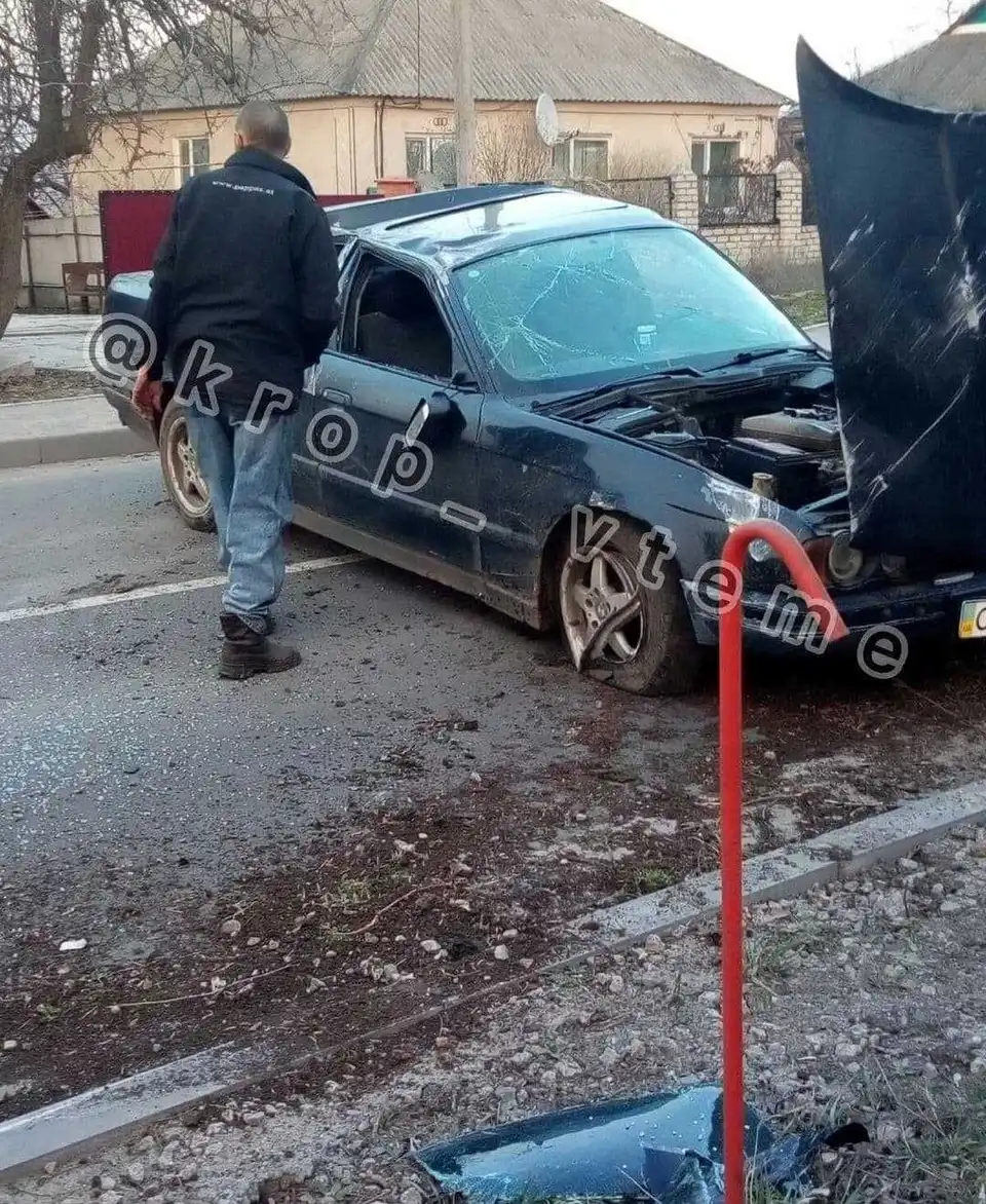 У Кропивницькому п'яний водій перекинувся на BMW та втік із місця події (ФОТО)