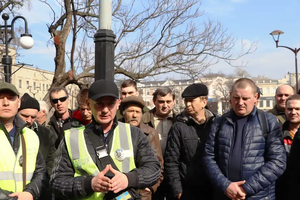 У центрі Кропивницького працівники "Теплоенергетика" мітингували через борги по зарплаті (ФОТО) фото 1