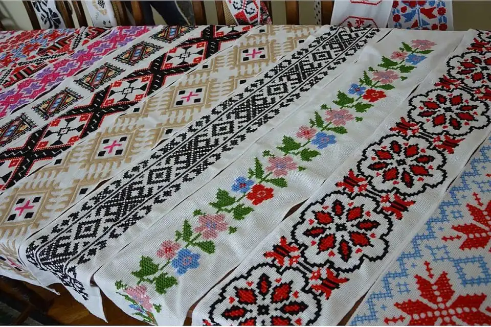 У Кропивницькому вишили стрічки для «Вінка єдності» (ФОТО) фото 3