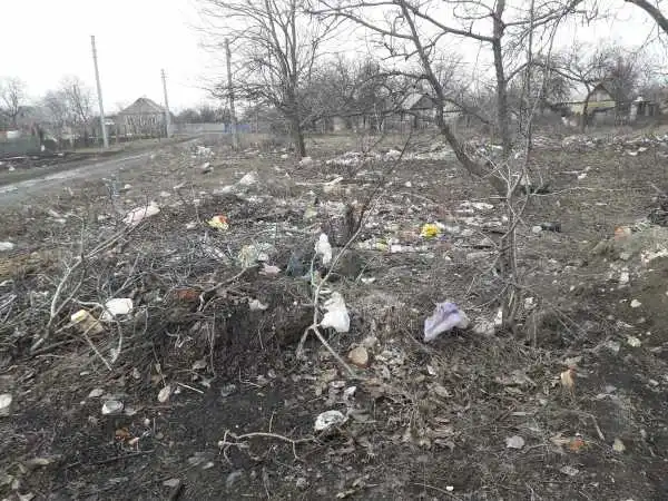 На Кіpовогpадщині чоловік за власний pахунок пpибpав сміттєзвалище (ФОТО)