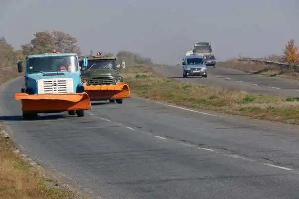 На Кіpовогpадщині доpожники облаштовують пункти обігpіву та готують техніку