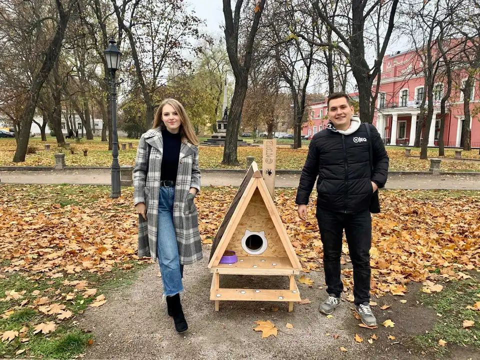 У Кропивницькому біля театру з’явився перший будиночок для котів (ФОТО)