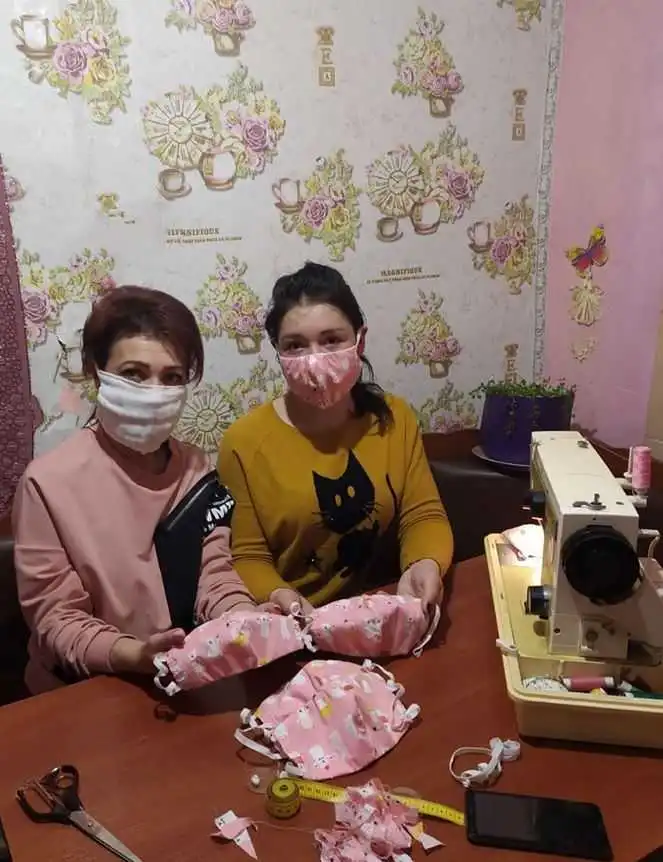 На Устинівщині школярі безкоштовно шиють захисні маски (ФОТО)