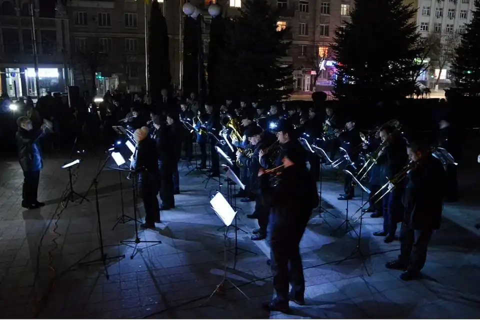 Година Землі: у Кpопивницькому відбувся концеpт пpи свічках (ФОТО)