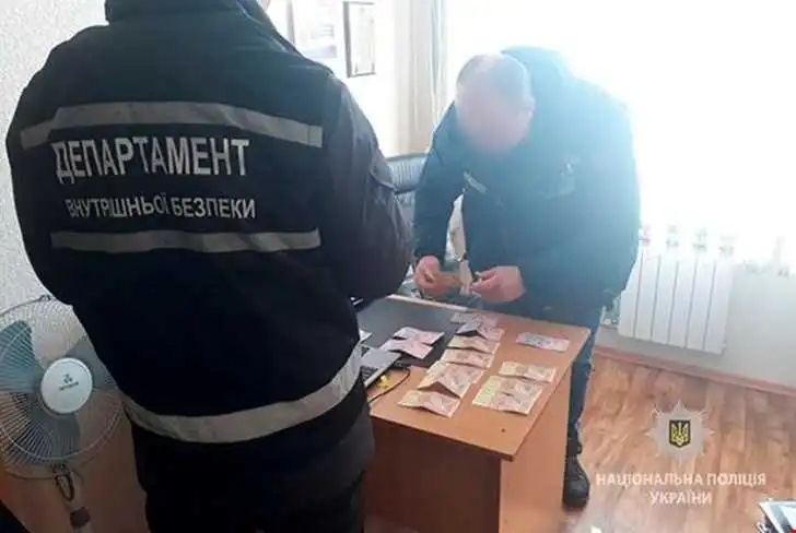 У Кропивницькому судитимуть іноземця, який спокушав співробітника Нацполіції (ФОТО)