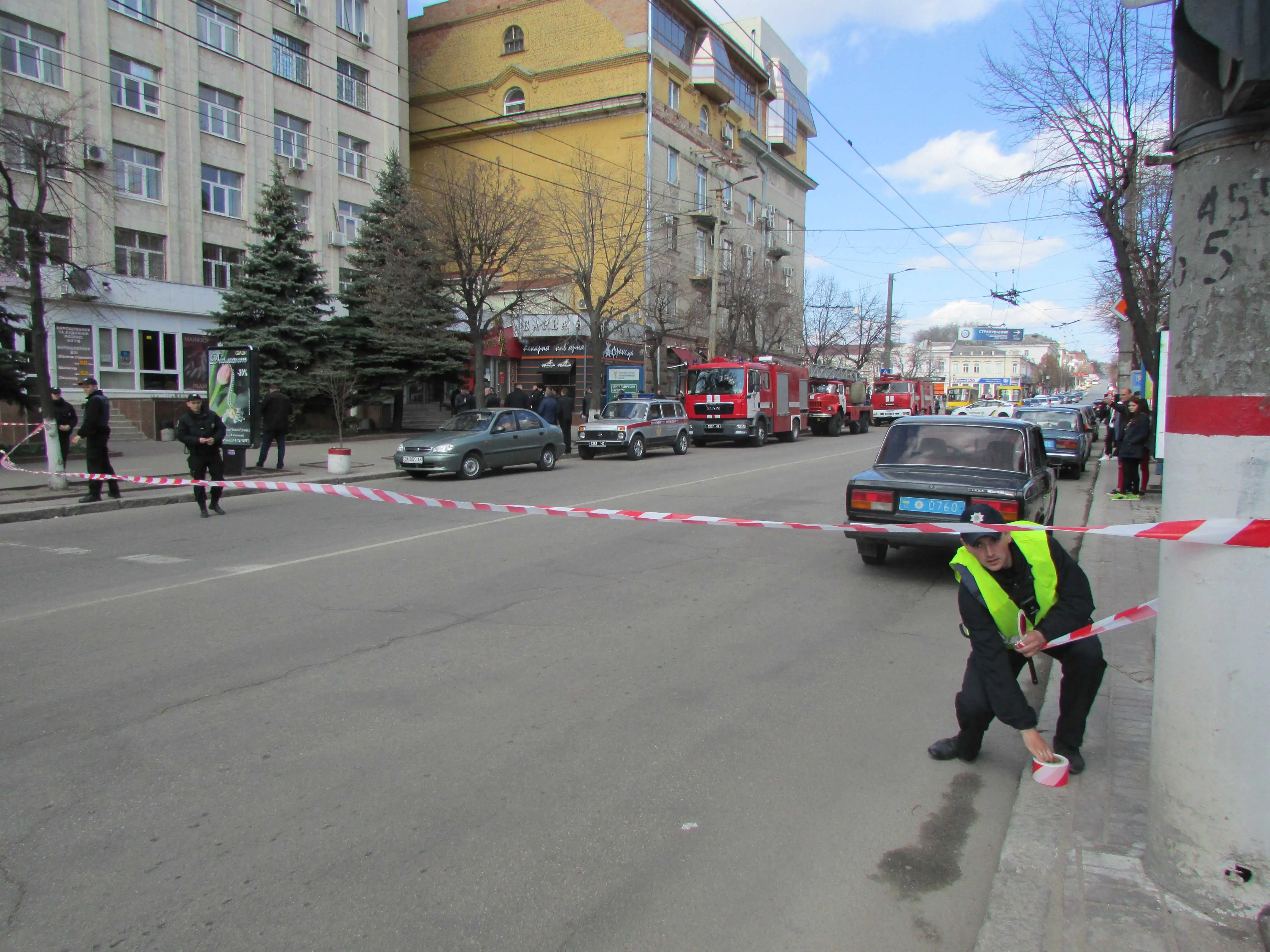У Кропивницькому нe підтвeрдилаcь інформація про замінування Ленінського райсуду (ФОТО) фото 1