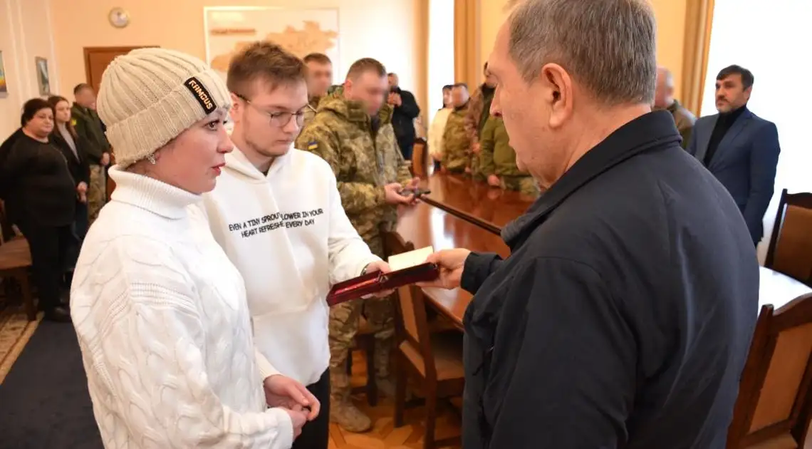 Загиблих захисників нагородили у Кропивницькому. Нагороди отримали рідні