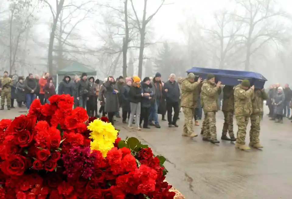 Після поранення повернувся на фронт: у Кропивницькому попрощалися із загиблим воїном (ФОТО)