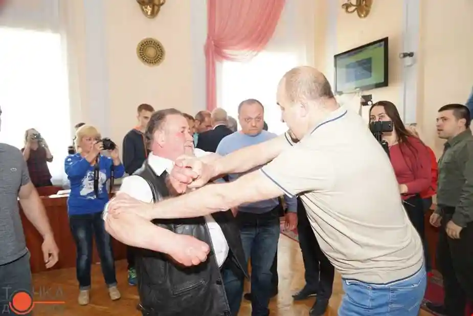 Дорогі амбіції депутатів: Кропивницькому загрожують позачергові вибори (ФОТО)