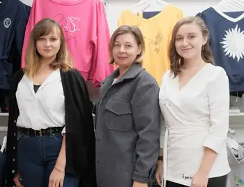 Дизайнерська вишивка та духовні цінності: як кропивницький бренд одягу стає популярним в Україні фото 1