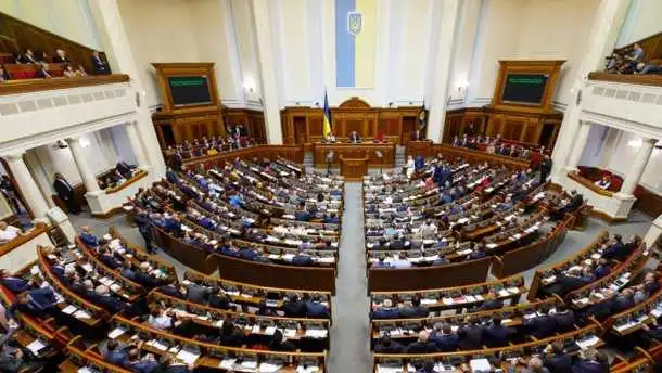 Нова соціологія: розрив між партіями Зеленського і Порошенка вже інший фото 1